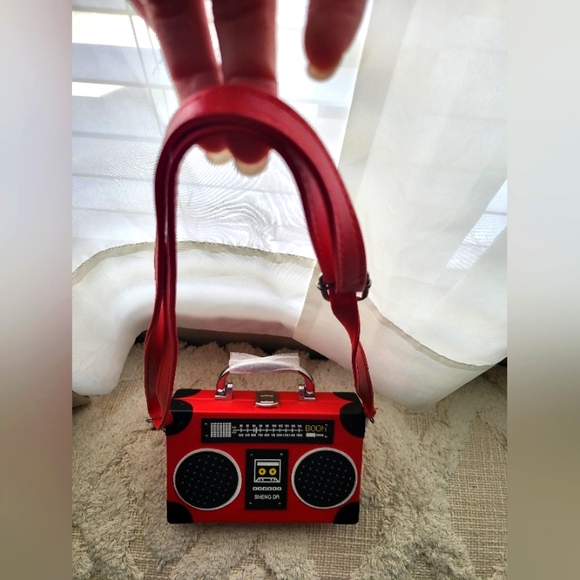 Radio/Boombox Reto Design Crossbody Bag NWT - Picture 5 of 6
